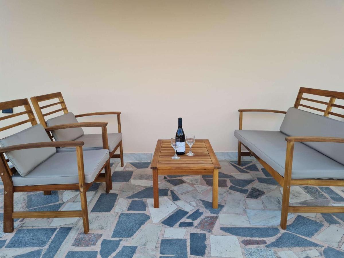 Apartmani Lovre I Zara Exterior foto