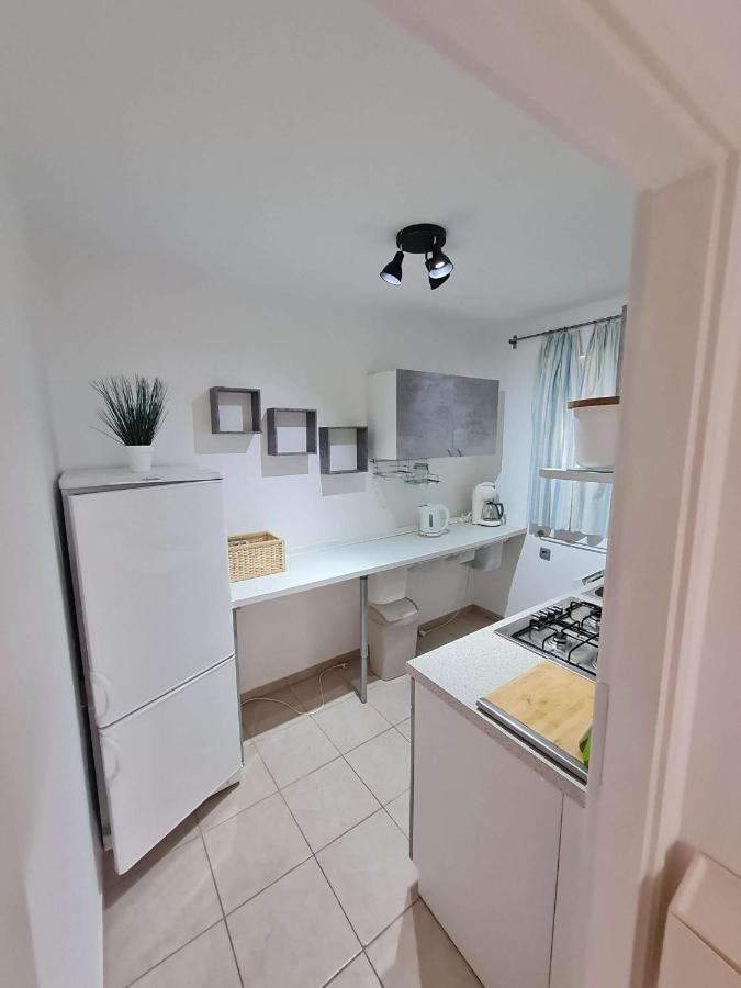 Apartmani Lovre I Zara Exterior foto