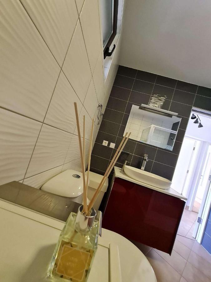 Apartmani Lovre I Zara Exterior foto